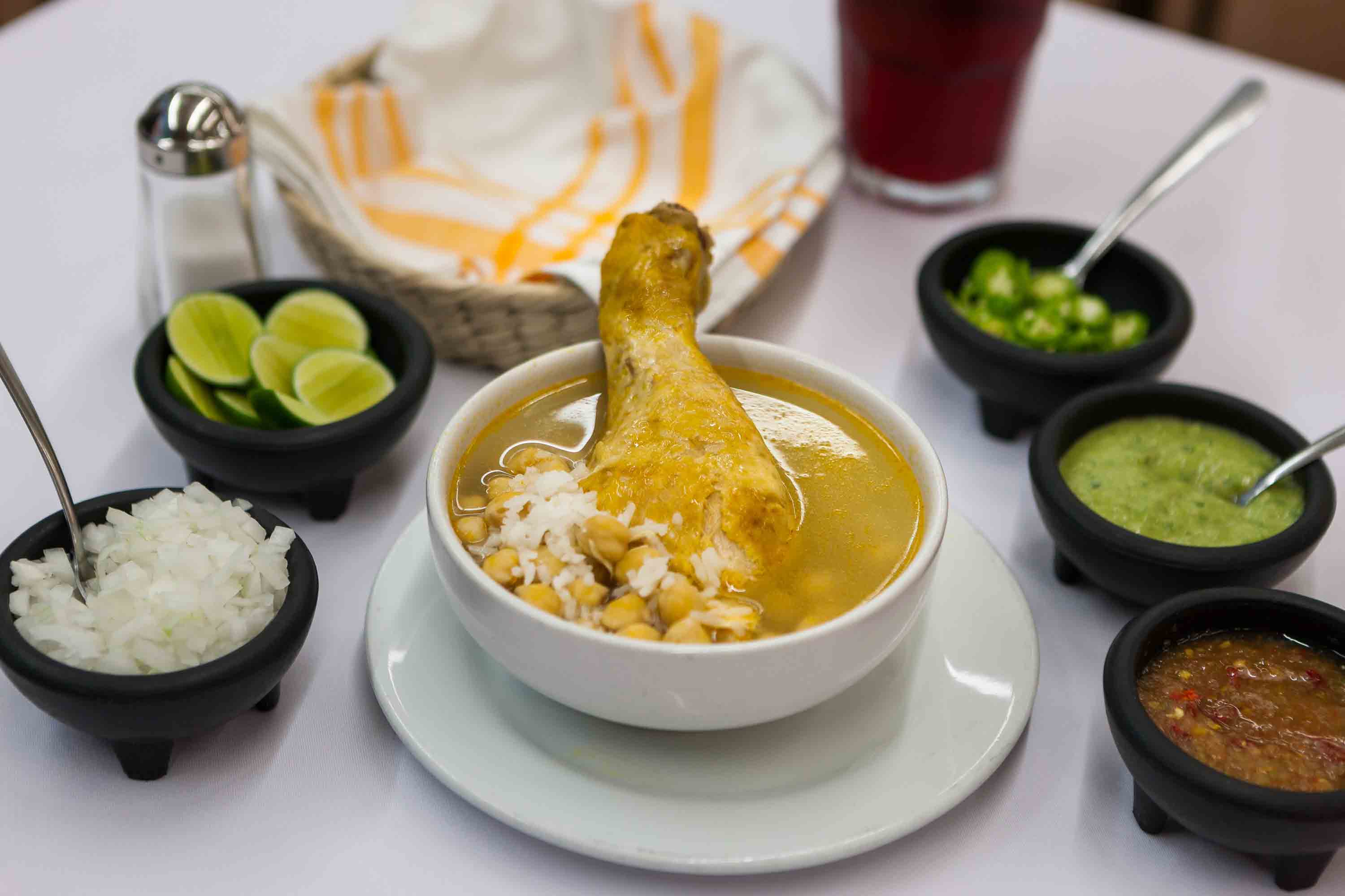 Caldo de Pollo